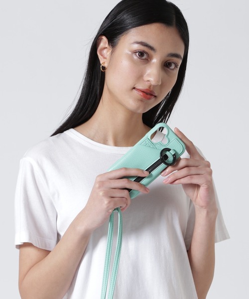 ajew（エジュー）の「ajew/エジュー/別注【ひも付き】iPhone17/17Pro（スマホケース/カバー・レディース・ブラック/グレー系その他/アクア・1/2）」の3枚目の写真