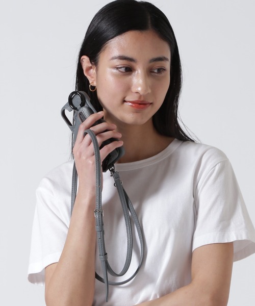 ajew（エジュー）の「ajew/エジュー/別注【ひも付き】iPhone17/17Pro（スマホケース/カバー・レディース・ブラック/グレー系その他/アクア・1/2）」の12枚目の写真