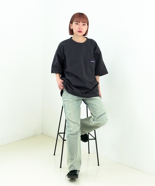 ragged mountain(ラギットマウンテン)の「【RAGGED MOUNTAIN/ラギットマウンテン】【驚きの軽さ・エアライト】BARTLETT/バートレット オーバーサイズ ポケットTシャツ ストレッチ・速乾 涼しい・ベタつかない 吸汗(Tシャツ/カットソー・メンズ・チャコールグレー/ブラック/カーキ/ネイビー・X-LARGE/LARGE/MEDIUM)」の16枚目の写真