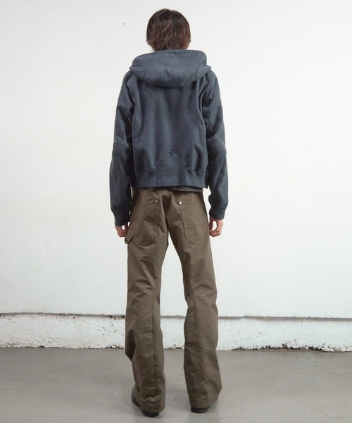 NVRFRGT(ネヴァーフォーゲット)の「【NVRFRGT】PANELED ZIP UP HOODIE(パーカー・メンズ・チャコールグレー/モカ・2/1)」の6枚目の写真