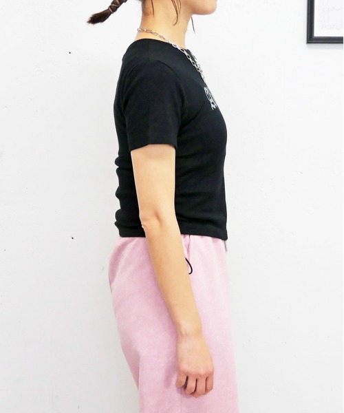 FUN(ファン)の「ロゴストーンカットソー(Tシャツ/カットソー・レディース・チャコールグレー/オフホワイト/カモフラージュ/ブラック・FREE)」の5枚目の写真