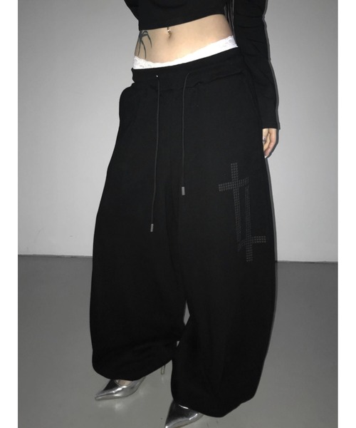THEAIRTOWN(ジエアタウン)の「go square jogger pt(スウェットパンツ・レディース・ブラック/ホワイト・FREE)」の15枚目の写真