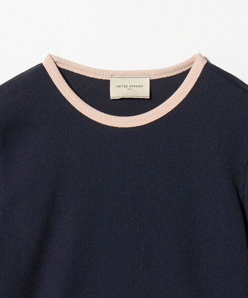UNITED ARROWS（ユナイテッドアローズ）の「リブ バイカラーパイピング Tシャツ（Tシャツ/カットソー・レディース・ネイビー/ベージュ/ダークブラウン/ワイン・FREE）」の7枚目の写真