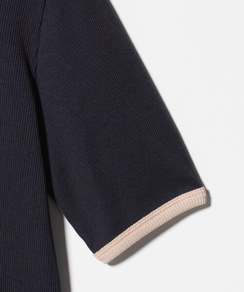 UNITED ARROWS（ユナイテッドアローズ）の「リブ バイカラーパイピング Tシャツ（Tシャツ/カットソー・レディース・ネイビー/ベージュ/ダークブラウン/ワイン・FREE）」の8枚目の写真
