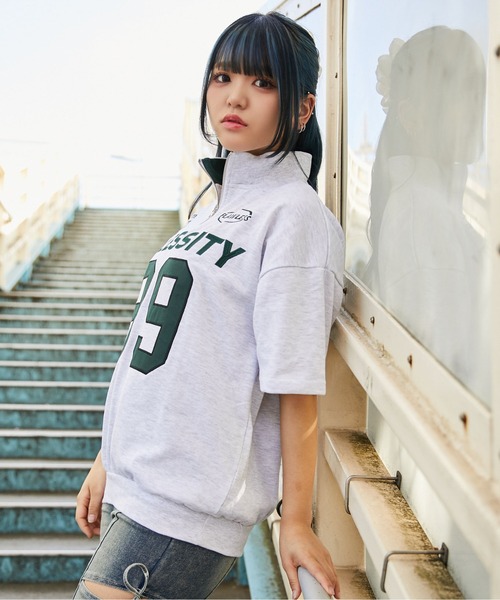 GORGE(ゴージ)の「《ナンバーロゴ×ハーフジップ》ビッグシルエットTシャツ/ストリート/春夏秋/全3色(Tシャツ/カットソー・レディース・ピンク/グリーン/ネイビー・F)」の6枚目の写真