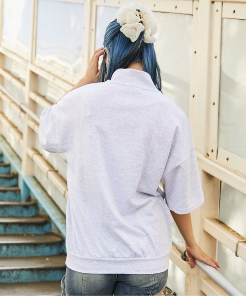 GORGE(ゴージ)の「《ナンバーロゴ×ハーフジップ》ビッグシルエットTシャツ/ストリート/春夏秋/全3色(Tシャツ/カットソー・レディース・ピンク/グリーン/ネイビー・F)」の5枚目の写真