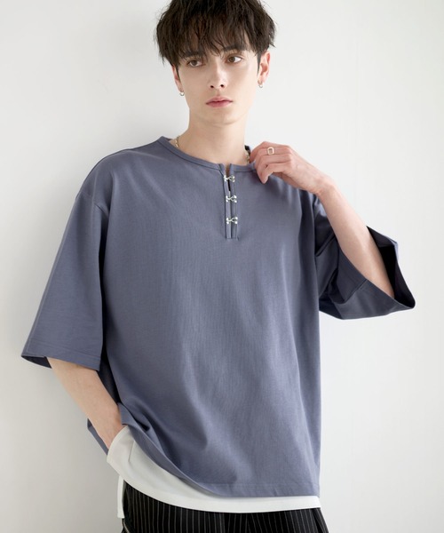 LILL(リル)の「シルバーパーツヘビーウエイトコットンヘンリーネックハーフスリーブカットソー(Tシャツ/カットソー・メンズ・チャコールグレー/ブラック/ホワイト/ブルーグレー/ワイン・XL/L/M/S)」の4枚目の写真