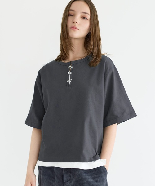LILL(リル)の「シルバーパーツヘビーウエイトコットンヘンリーネックハーフスリーブカットソー(Tシャツ/カットソー・メンズ・チャコールグレー/ブラック/ホワイト/ブルーグレー/ワイン・XL/L/M/S)」の11枚目の写真