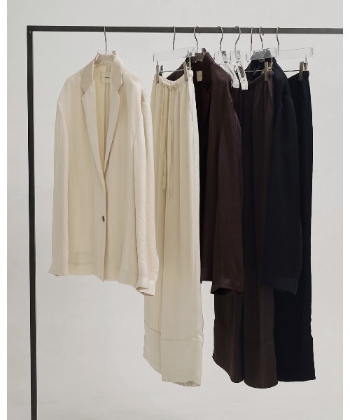 TODAYFUL(トゥデイフル)の「Satin Easy Pants 12610704(その他パンツ・レディース・オフホワイト/ブラック/ブラウン・36/38)」の15枚目の写真