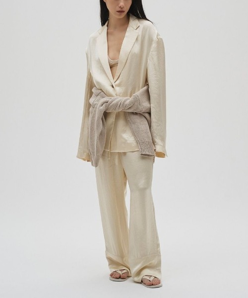 TODAYFUL(トゥデイフル)の「Satin Easy Pants 12610704(その他パンツ・レディース・オフホワイト/ブラック/ブラウン・36/38)」の6枚目の写真