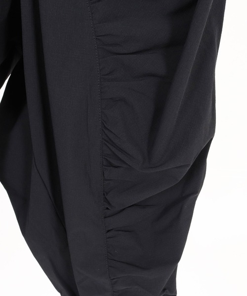 GLIMCLAP（グリムクラップ）の「mp14932- Stretch Nylon Ripstop Shirring & Piping Sarouel Pants サルエルパンツ(202-054-gls-cg)（その他パンツ・メンズ・セージグリーン/ブラック・S/M/L）」の22枚目の写真