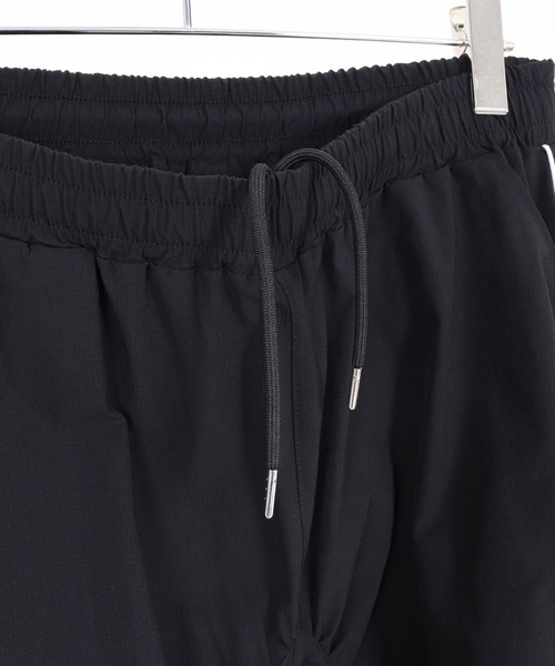 GLIMCLAP（グリムクラップ）の「mp14932- Stretch Nylon Ripstop Shirring & Piping Sarouel Pants サルエルパンツ(202-054-gls-cg)（その他パンツ・メンズ・セージグリーン/ブラック・S/M/L）」の19枚目の写真