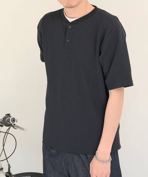 narifuri(ナリフリ)の「【narifuri】マルチワッフルヘンリーネックTシャツ NF1224(Tシャツ/カットソー・メンズ・チャコールグレー/ライトグレー/ホワイト/ブラック/ターコイズブルー・M/XL/S/L)」の3枚目の写真