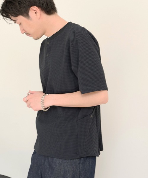 narifuri(ナリフリ)の「【narifuri】マルチワッフルヘンリーネックTシャツ NF1224(Tシャツ/カットソー・メンズ・チャコールグレー/ライトグレー/ホワイト/ブラック/ターコイズブルー・M/XL/S/L)」の22枚目の写真