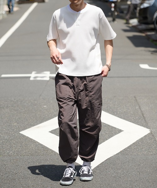 narifuri(ナリフリ)の「【narifuri】マルチワッフルヘンリーネックTシャツ NF1224(Tシャツ/カットソー・メンズ・チャコールグレー/ライトグレー/ホワイト/ブラック/ターコイズブルー・M/XL/S/L)」の18枚目の写真