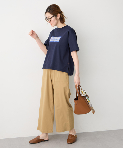 Petit Honfleur(プチオンフルール)の「【Liberty】リバティプリントロゴ刺しゅうTシャツ【オーガニックコットンブレンド・UVカット・接触冷感】(Tシャツ/カットソー・レディース・ホワイト/ネイビー・M/L)」の13枚目の写真