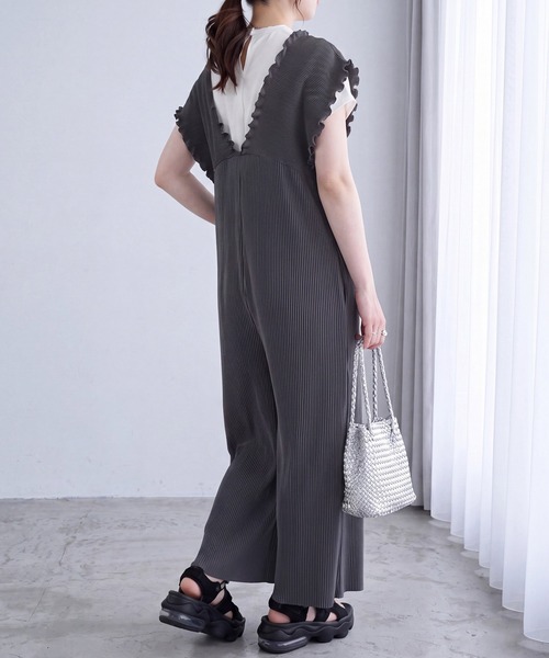 SELECT LEVERY(セレクトリベリー)の「ポケット付き セルフカット 2wayギャザーミニプリーツオールインワン(サロペット/オーバーオール・レディース・チャコール/グレイッシュベージュ/ブラック・FREE)」の16枚目の写真