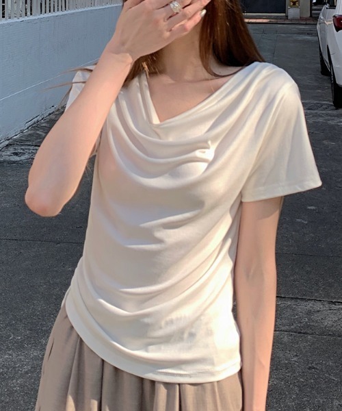 AMAJI（アマジ）の「ドレープネック ドローストリング 半袖Tシャツ（Tシャツ/カットソー・レディース・グレー/ホワイト・SMALL/MEDIUM/LARGE/X-LARGE）」の3枚目の写真
