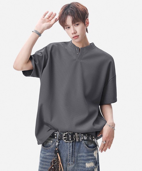 neos（ネオス）の「【neos】ユニセックス キーネック スタッズデザイン ハーフスリーブ Tシャツ メンズ レディース（Tシャツ/カットソー・メンズ・ブラック/ホワイト/グレー/チャコールグレー・MEDIUM/LARGE/X-LARGE）」の14枚目の写真