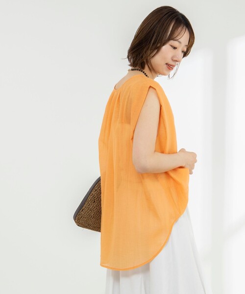 NOLLEY’S(ノーリーズ)の「【WEB限定】ウォッシャブルライトカールマイヤーノースリーブオーバーブラウス(シャツ/ブラウス・レディース・ブラック/オレンジ/ブラウン・38)」の13枚目の写真