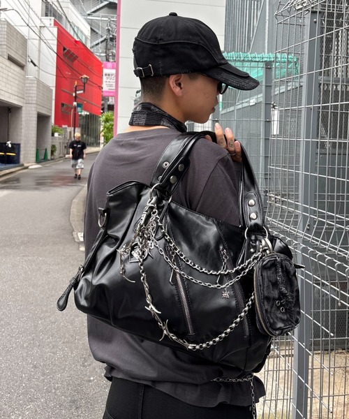 Never mind the XU(ネバーマインドザエックスユー)の「【Never mind the XU】2way faux leather bag / 【ネバーマインド ザ エックスユー】2WAYフェイクレザーバッグ<着用動画あり>(ショルダーバッグ・メンズ・ブラウン/アイボリー/レッド/ブラック・ONE SIZE)」の19枚目の写真