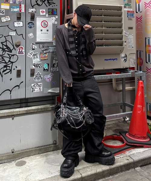 Never mind the XU(ネバーマインドザエックスユー)の「【Never mind the XU】2way faux leather bag / 【ネバーマインド ザ エックスユー】2WAYフェイクレザーバッグ<着用動画あり>(ショルダーバッグ・メンズ・ブラウン/アイボリー/レッド/ブラック・ONE SIZE)」の21枚目の写真