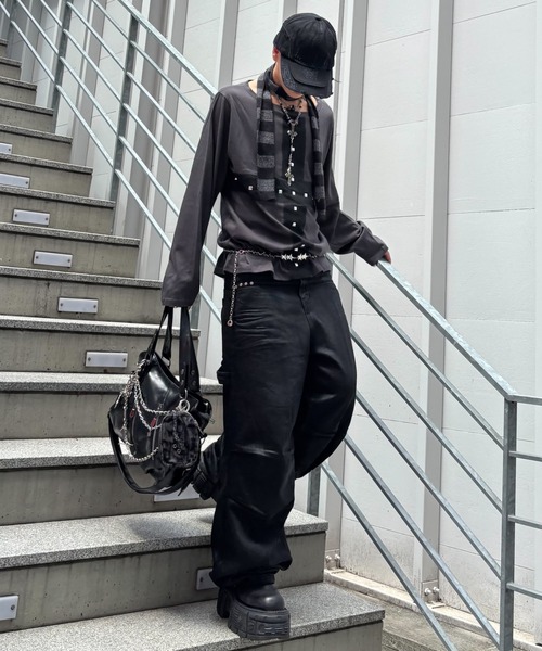 Never mind the XU(ネバーマインドザエックスユー)の「【Never mind the XU】2way faux leather bag / 【ネバーマインド ザ エックスユー】2WAYフェイクレザーバッグ<着用動画あり>(ショルダーバッグ・メンズ・ブラウン/アイボリー/レッド/ブラック・ONE SIZE)」の22枚目の写真