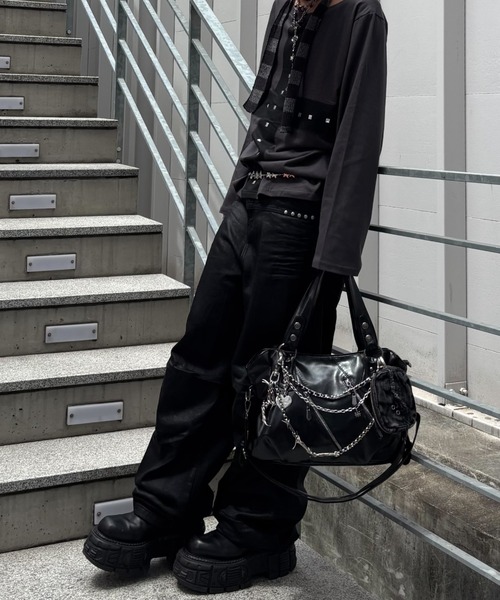 Never mind the XU(ネバーマインドザエックスユー)の「【Never mind the XU】2way faux leather bag / 【ネバーマインド ザ エックスユー】2WAYフェイクレザーバッグ<着用動画あり>(ショルダーバッグ・メンズ・ブラウン/アイボリー/レッド/ブラック・ONE SIZE)」の20枚目の写真