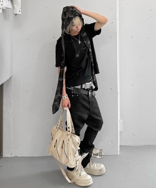 Never mind the XU(ネバーマインドザエックスユー)の「【Never mind the XU】2way faux leather bag / 【ネバーマインド ザ エックスユー】2WAYフェイクレザーバッグ<着用動画あり>(ショルダーバッグ・メンズ・ブラウン/アイボリー/レッド/ブラック・ONE SIZE)」の10枚目の写真