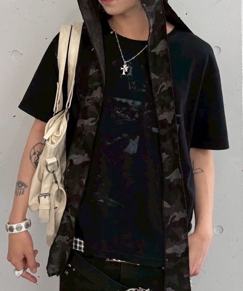 Never mind the XU(ネバーマインドザエックスユー)の「【Never mind the XU】2way faux leather bag / 【ネバーマインド ザ エックスユー】2WAYフェイクレザーバッグ<着用動画あり>(ショルダーバッグ・メンズ・ブラウン/アイボリー/レッド/ブラック・ONE SIZE)」の7枚目の写真
