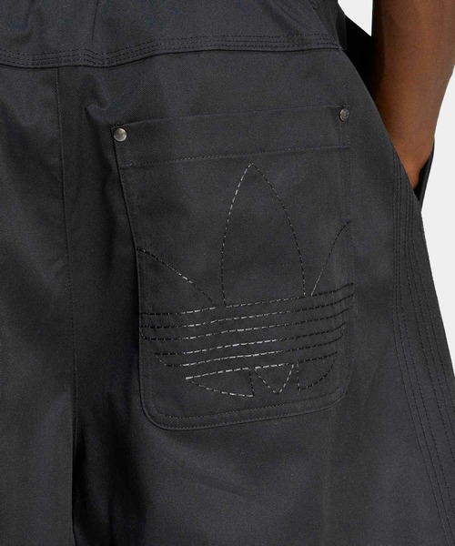 adidas(アディダス)の「プレミアム エッセンシャルズ ワークウェア ワイド ショーツ / ハーフパンツ / アディダスオリジナルス adidas Originals(その他パンツ・メンズ・ブラック・LARGE/XX-LARGE/3XL/X-SMALL/X-LARGE/SMALL/MEDIUM)」の4枚目の写真