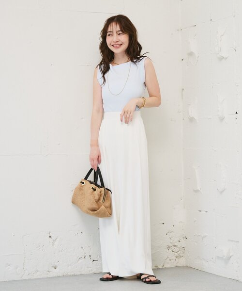 La boutique BonBon（ラブティックボンボン）の「【RISA監修・WEB限定カラーあり・ひんやりタッチ】夏向き２タックワイドパンツ（スラックス・レディース・ブラック/ライトベージュ/オフホワイト/サックスブルー/チャコールグレー・FREE/PM/TM/PS/36）」の10枚目の写真