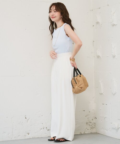 La boutique BonBon（ラブティックボンボン）の「【RISA監修・WEB限定カラーあり・ひんやりタッチ】夏向き２タックワイドパンツ（スラックス・レディース・ブラック/ライトベージュ/オフホワイト/サックスブルー/チャコールグレー・FREE/PM/TM/PS/36）」の11枚目の写真