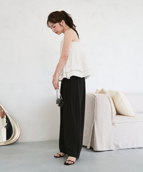 La boutique BonBon（ラブティックボンボン）の「【RISA監修・WEB限定カラーあり・ひんやりタッチ】夏向き２タックワイドパンツ（スラックス・レディース・ブラック/ライトベージュ/オフホワイト/サックスブルー/チャコールグレー・FREE/PM/TM/PS/36）」の14枚目の写真