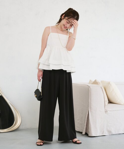 La boutique BonBon（ラブティックボンボン）の「【RISA監修・WEB限定カラーあり・ひんやりタッチ】夏向き２タックワイドパンツ（スラックス・レディース・ブラック/ライトベージュ/オフホワイト/サックスブルー/チャコールグレー・FREE/PM/TM/PS/36）」の17枚目の写真
