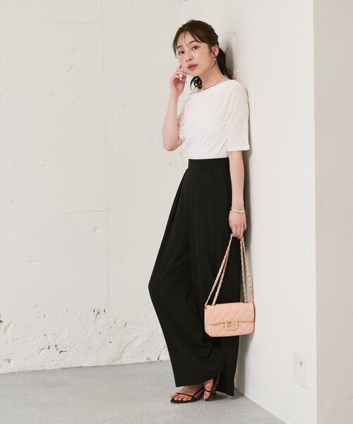 La boutique BonBon（ラブティックボンボン）の「【RISA監修・WEB限定カラーあり・ひんやりタッチ】夏向き２タックワイドパンツ（スラックス・レディース・ブラック/ライトベージュ/オフホワイト/サックスブルー/チャコールグレー・FREE/PM/TM/PS/36）」の19枚目の写真