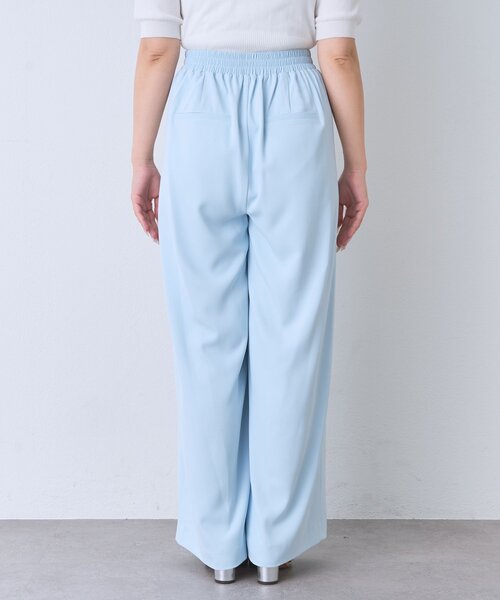 La boutique BonBon（ラブティックボンボン）の「【RISA監修・WEB限定カラーあり・ひんやりタッチ】夏向き２タックワイドパンツ（スラックス・レディース・ブラック/ライトベージュ/オフホワイト/サックスブルー/チャコールグレー・FREE/PM/TM/PS/36）」の6枚目の写真