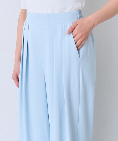 La boutique BonBon（ラブティックボンボン）の「【RISA監修・WEB限定カラーあり・ひんやりタッチ】夏向き２タックワイドパンツ（スラックス・レディース・ブラック/ライトベージュ/オフホワイト/サックスブルー/チャコールグレー・FREE/PM/TM/PS/36）」の8枚目の写真