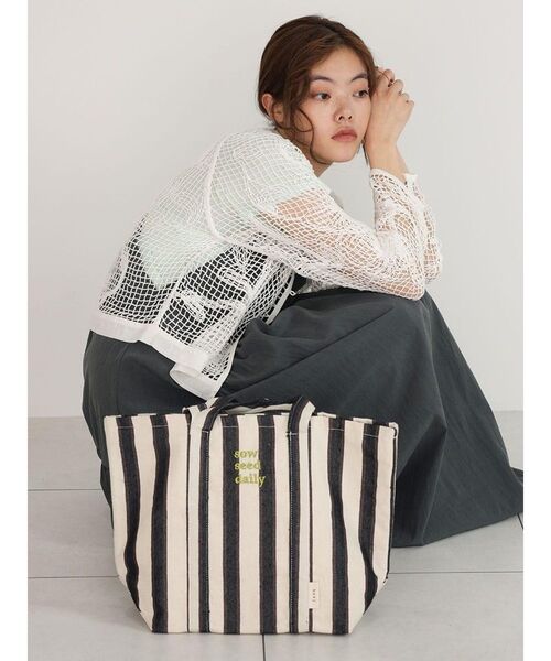 FIKA.（フィーカ）の「Flower mesh knit cardigan（シャツ/ブラウス・レディース・ブラック/ホワイト・MEDIUM）」の8枚目の写真