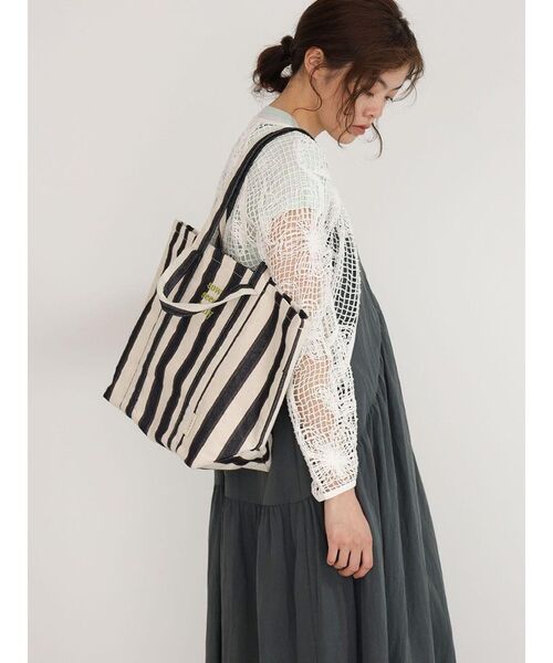 FIKA.（フィーカ）の「Flower mesh knit cardigan（シャツ/ブラウス・レディース・ブラック/ホワイト・MEDIUM）」の9枚目の写真