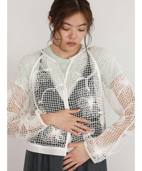 FIKA.（フィーカ）の「Flower mesh knit cardigan（シャツ/ブラウス・レディース・ブラック/ホワイト・MEDIUM）」の2枚目の写真