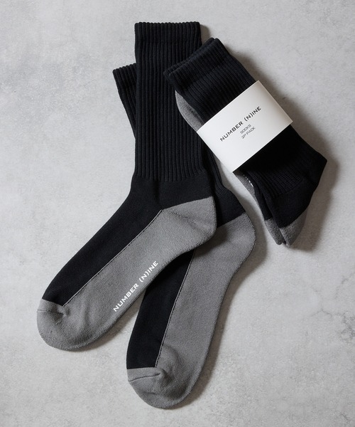 NUMBER (N)INE(ナンバーナイン)の「100% FINE COTTON 2-PACK PLAIN TWO-TONE RIB SOCKS / ファイン コットン100% 2パック プレーン ツートーン リブ ソックス(ソックス/靴下・メンズ・ブラック×グレー/ホワイト×グレー・25~27cm)」の1枚目の写真