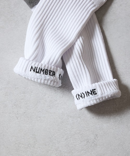 NUMBER (N)INE(ナンバーナイン)の「100% FINE COTTON 2-PACK PLAIN TWO-TONE RIB SOCKS / ファイン コットン100% 2パック プレーン ツートーン リブ ソックス(ソックス/靴下・メンズ・ブラック×グレー/ホワイト×グレー・25~27cm)」の8枚目の写真