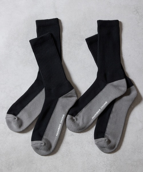 NUMBER (N)INE(ナンバーナイン)の「100% FINE COTTON 2-PACK PLAIN TWO-TONE RIB SOCKS / ファイン コットン100% 2パック プレーン ツートーン リブ ソックス(ソックス/靴下・メンズ・ブラック×グレー/ホワイト×グレー・25~27cm)」の5枚目の写真