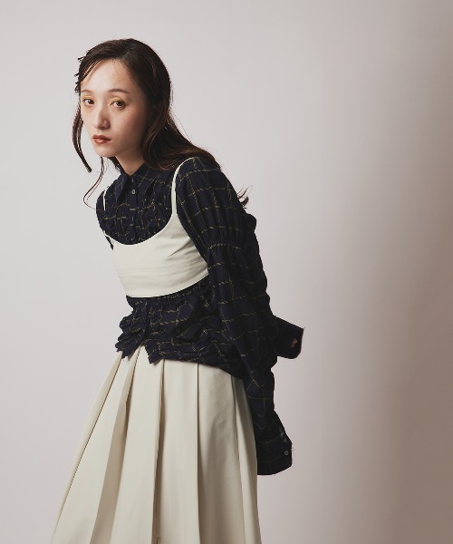 W:Huku（フーク）の「【W:Huku / ソフトタッチツイル】ロング ストラップ ビスチェ / Soft-Touch Twill Long Strap Bustier（ベスト・レディース・ベージュ系その他/ブラック・FREE）」の9枚目の写真