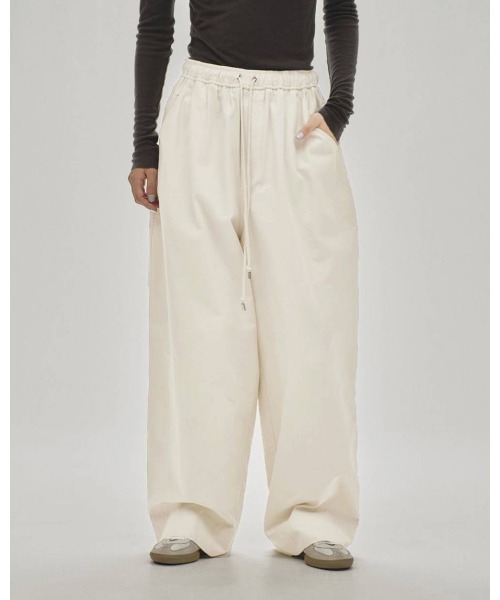 TODAYFUL(トゥデイフル)の「TODAYFUL Easy Chino Pants(その他パンツ・レディース・ブラウン/オフホワイト/ブラック・38/36)」の2枚目の写真
