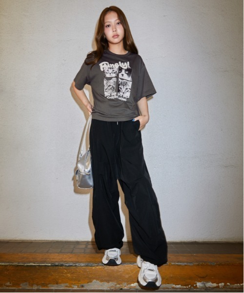 GORGE(ゴージ)の「《ネコフォト・サガラロゴ》プリントTシャツ/カジュアル×ストリート/春夏/全3色(Tシャツ/カットソー・レディース・オフホワイト/チャコール/オートミール・F)」の6枚目の写真