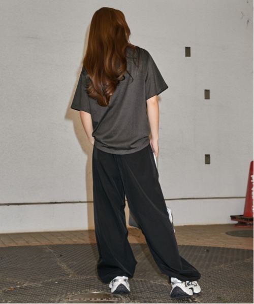 GORGE(ゴージ)の「《ネコフォト・サガラロゴ》プリントTシャツ/カジュアル×ストリート/春夏/全3色(Tシャツ/カットソー・レディース・オフホワイト/チャコール/オートミール・F)」の7枚目の写真