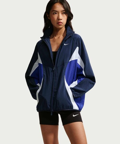 NIKE(ナイキ)の「ナイキ スポーツウェア ウィメンズ オーバーサイズド トラックジャケット / Nike Sportswear Women's Oversized Track Jacket IM8402-411 Midnight Navy(ナイロンジャケット・レディース・ネイビー・S/L/M/XL/XS)」の3枚目の写真