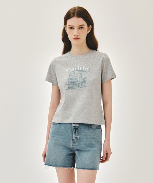 MARITHE + FRANCOIS GIRBAUD（マリテフランソワジルボー）の「[REGEN] W FRENCH FRUIT SHOP GRAPHIC TEE（Tシャツ/カットソー・レディース・White/ヘザーグレー・SMALL/MEDIUM）」の2枚目の写真
